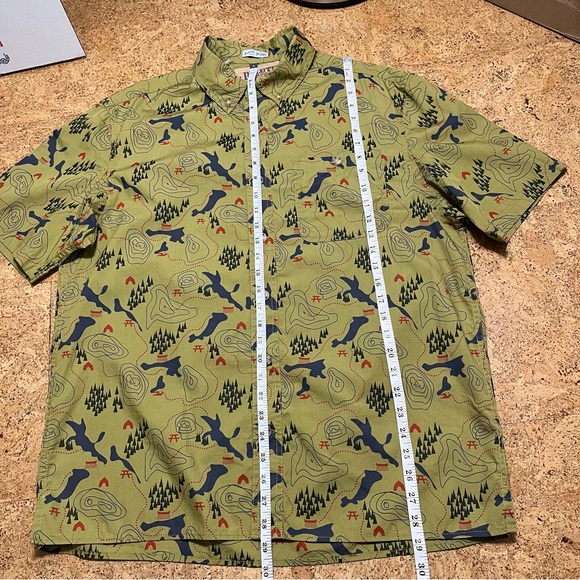 Duluth Trading Co. Untucked BBQ Relaxed Fit Short Sleeve Button Down Shirt Sz M - Picture 9 of 10